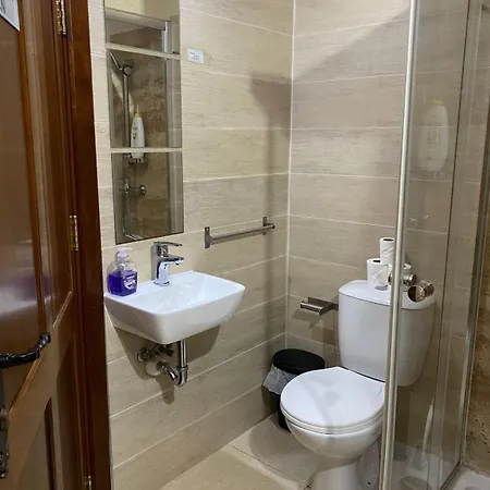 Poolside Paradise, Private Comfort, Stunning Views, And Effortless Self Checkin לינה וארוחת בוקר 3*