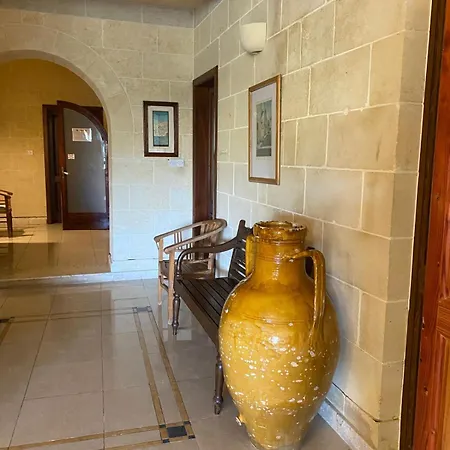 Poolside Paradise, Private Comfort, Stunning Views, And Effortless Self Checkin לינה וארוחת בוקר 3*