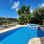 Poolside Paradise, Private Comfort, Stunning Views, And Effortless Self Checkin