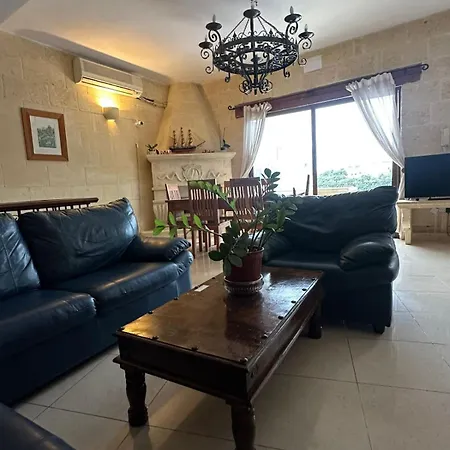 فندق مبيت وإفطار Poolside Paradise, Private Comfort, Stunning Views, And Effortless Self Checkin