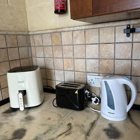 Poolside Paradise, Private Comfort, Stunning Views, And Effortless Self Checkin 3* Ghajn il-Kbira (Gozo)