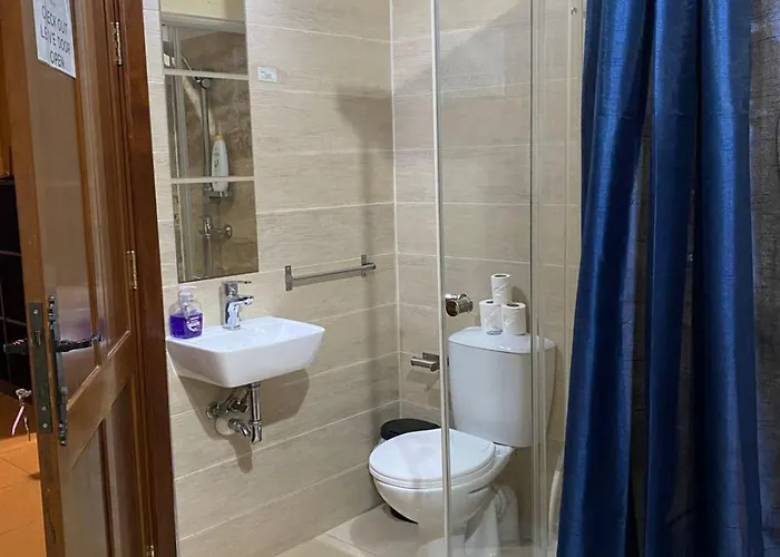 Bed and Breakfast Poolside Paradise, Private Comfort, Stunning Views, And Effortless Self Checkin Ghajn il-Kbira (Gozo)