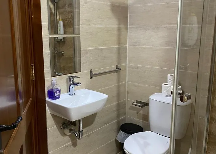 Poolside Paradise, Private Comfort, Stunning Views, And Effortless Self Checkin Bed and Breakfast 3*