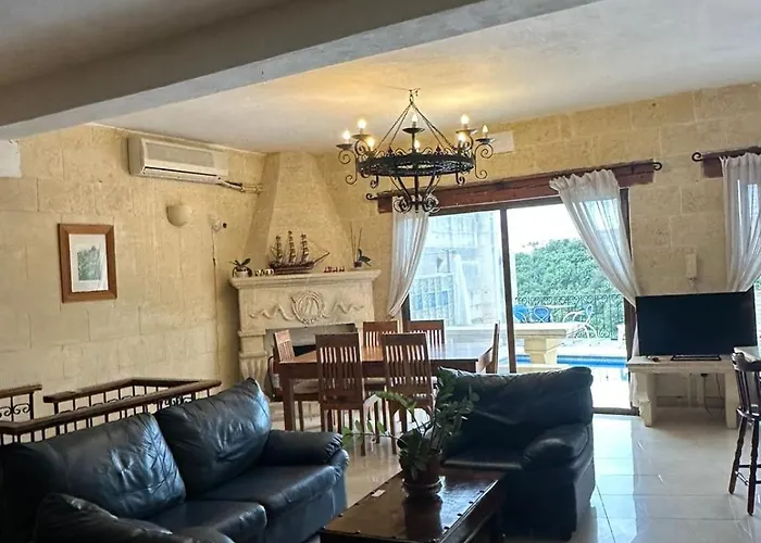 Poolside Paradise, Private Comfort, Stunning Views, And Effortless Self Checkin Ghajn il-Kbira (Gozo)